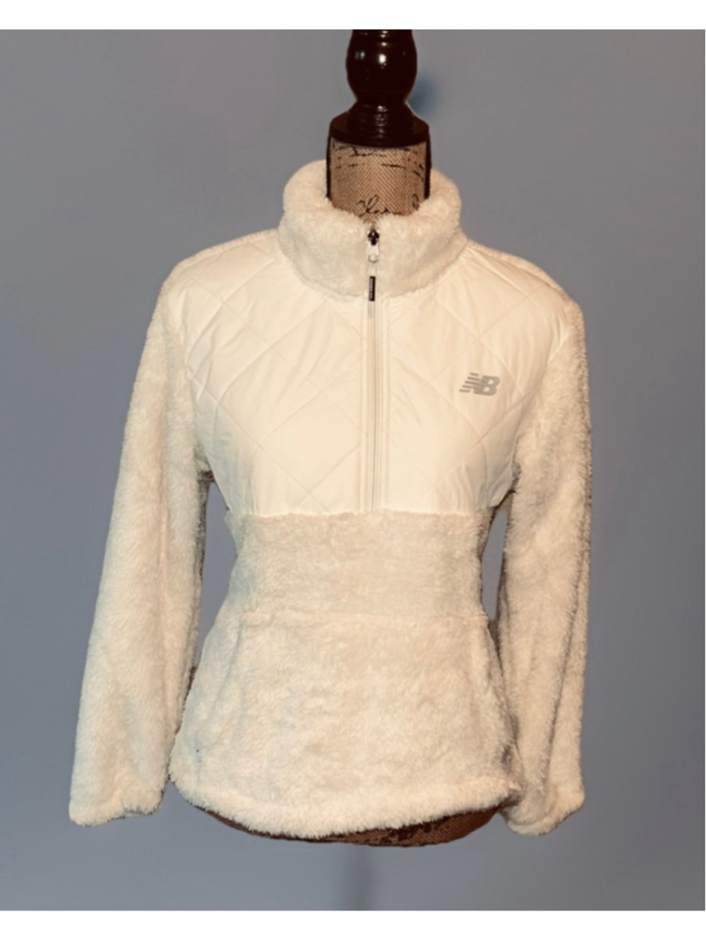 Women’s New Balance Teddy Size M Jacket Fleece Ivory Pullover 1/4 Zipper